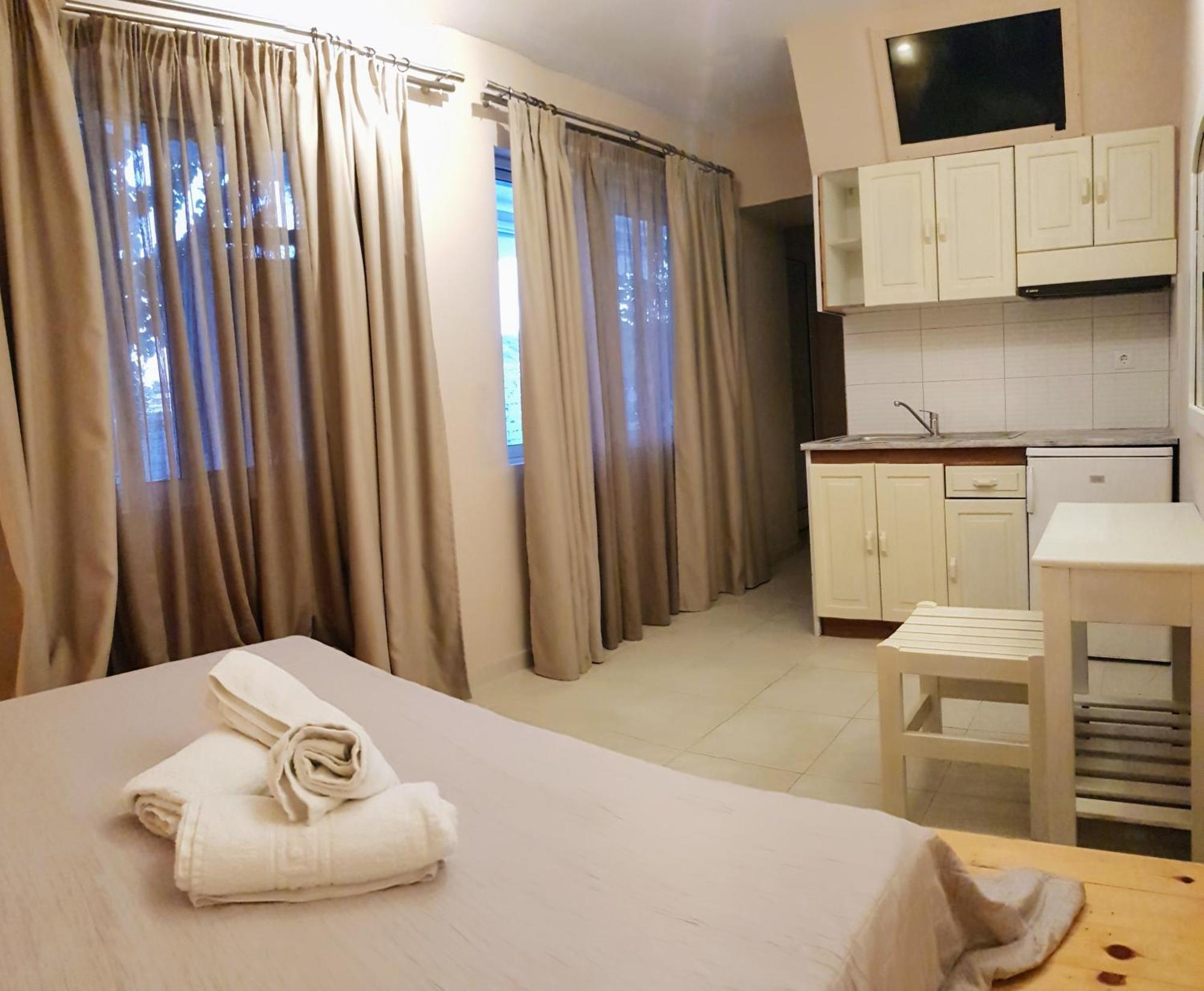Anemos Hotel 폴리크로노 외부 사진